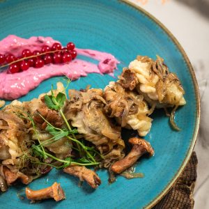 Pierogi z pieczoną gęsiną i kurkami